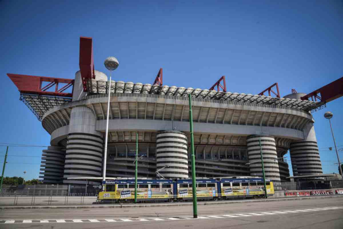 Molestata nei bagni di San Siro, la denuncia di una tifosa norvegese: indagato addetto alle pulizie