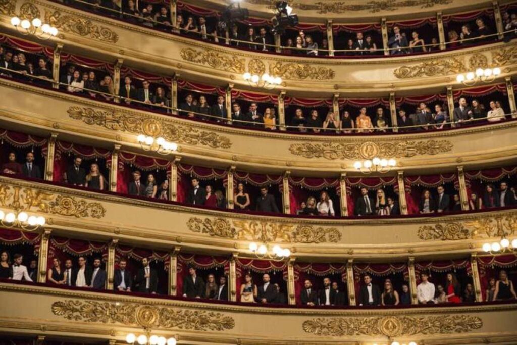 Prima della Scala fra eros e scandalo: ben 11 minuti di applausi per Lady Macbeth e il maestro Chailly, nella foto il teatro la scala milano