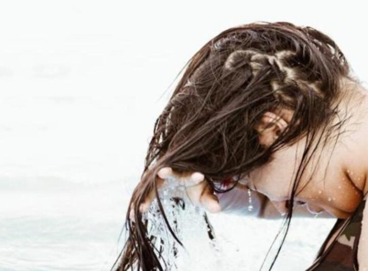 farsi lo shampoo ai capelli