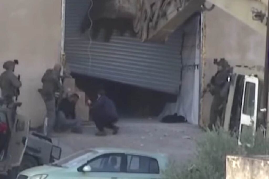 Soldati israeliani uccidono due palestinesi disarmati