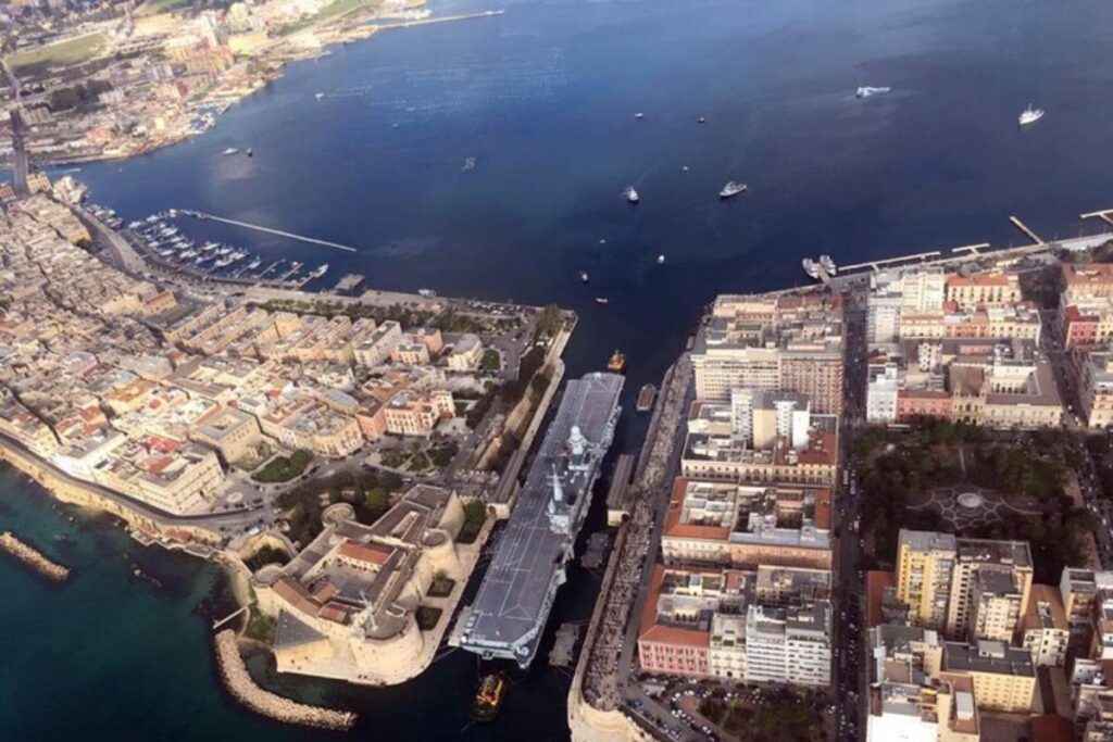 taranto dall'alto