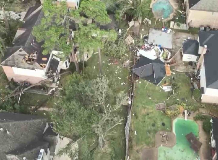 Le immagini del quartiere di Houston devastato dopo il passaggio di un tornado