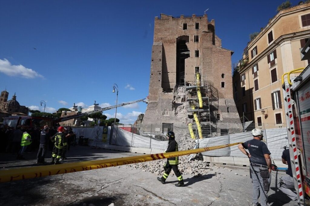 Il crollo della Torre dei Conti
