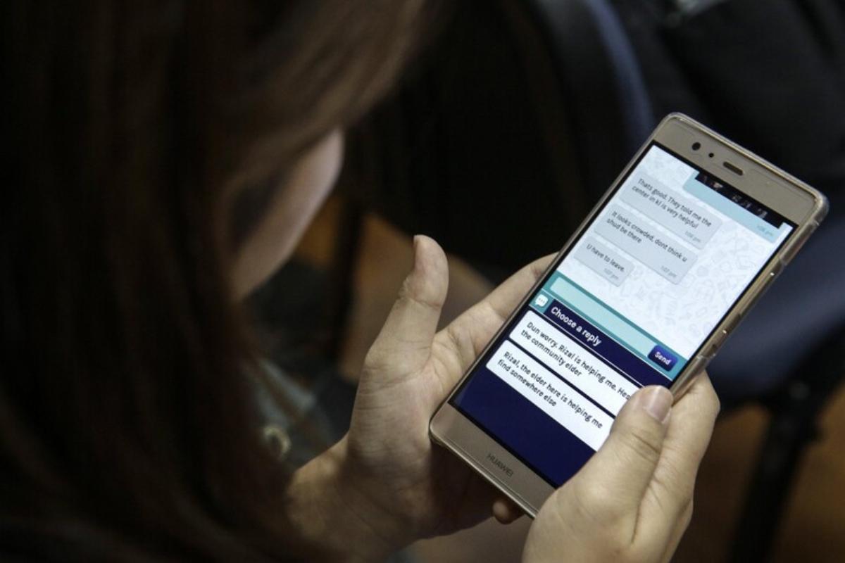 Licenzia due dipendenti dopo aver scoperto che hanno tradito i loro partner. “Farebbero lo stesso sul lavoro”