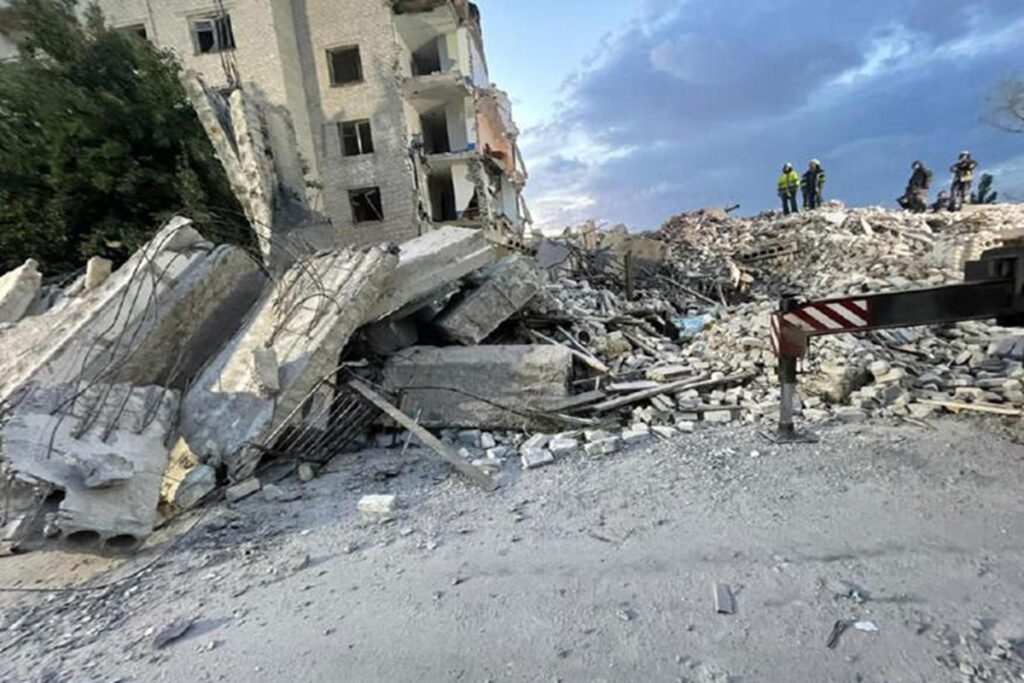 Un edificio distrutto dai raid russi