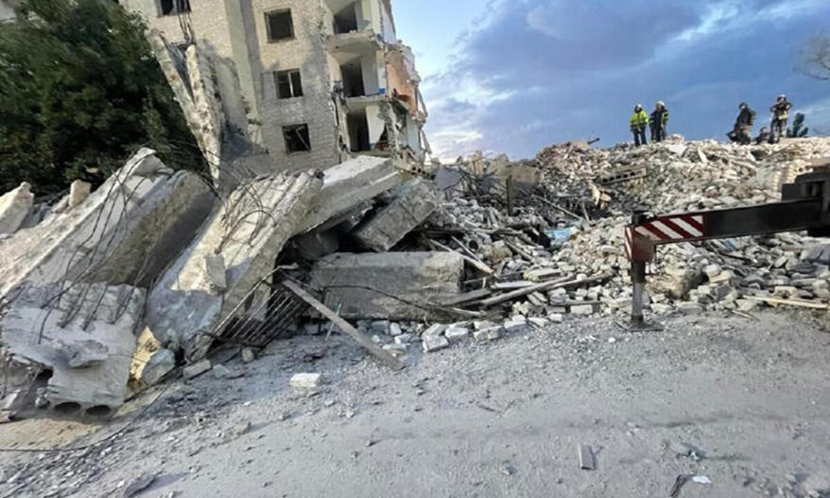 Un edificio distrutto dai raid russi