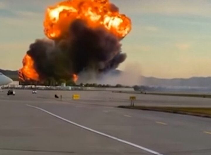 Il video dell'aereo cargo della UPS che ha preso fuoco e si è schiantato poco dopo il decollo