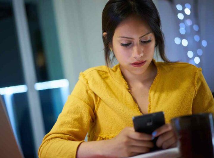 WhatsApp sotto attacco: la truffa del codice a sei cifre ti ruba l’identità, tutti i dettagli