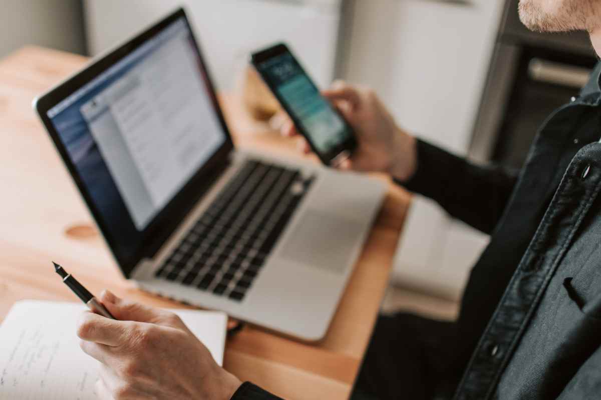 Nuovo aggiornamento WhatsApp, addio rubrica: ora puoi rintracciare e contattare chi vuoi, tutti i dettagli