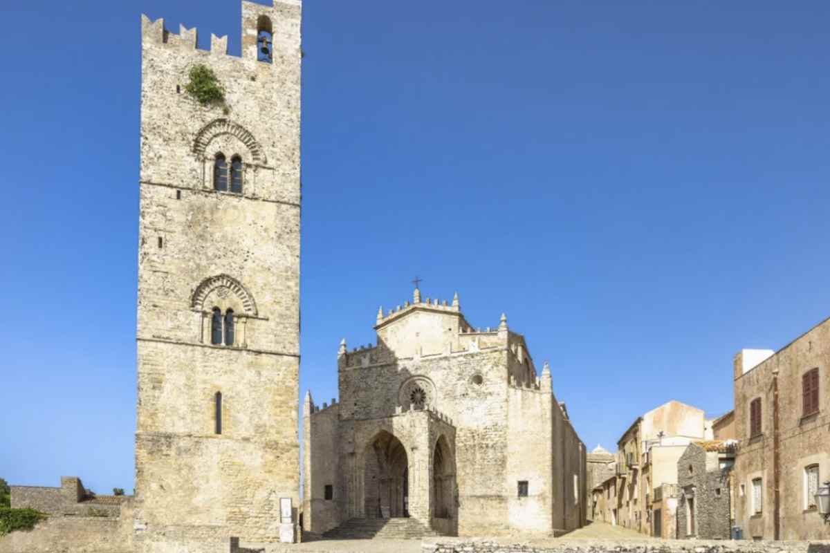 La gastronomia di Erice è un viaggio nel gusto che riflette la tradizione siciliana con influenze arabe e mediterranee