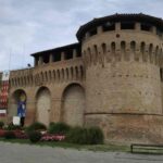 Stiamo parlando di Forlimpopoli, un piccolo centro noto anche come Città Artusiana, che non solo custodisce preziose testimonianze