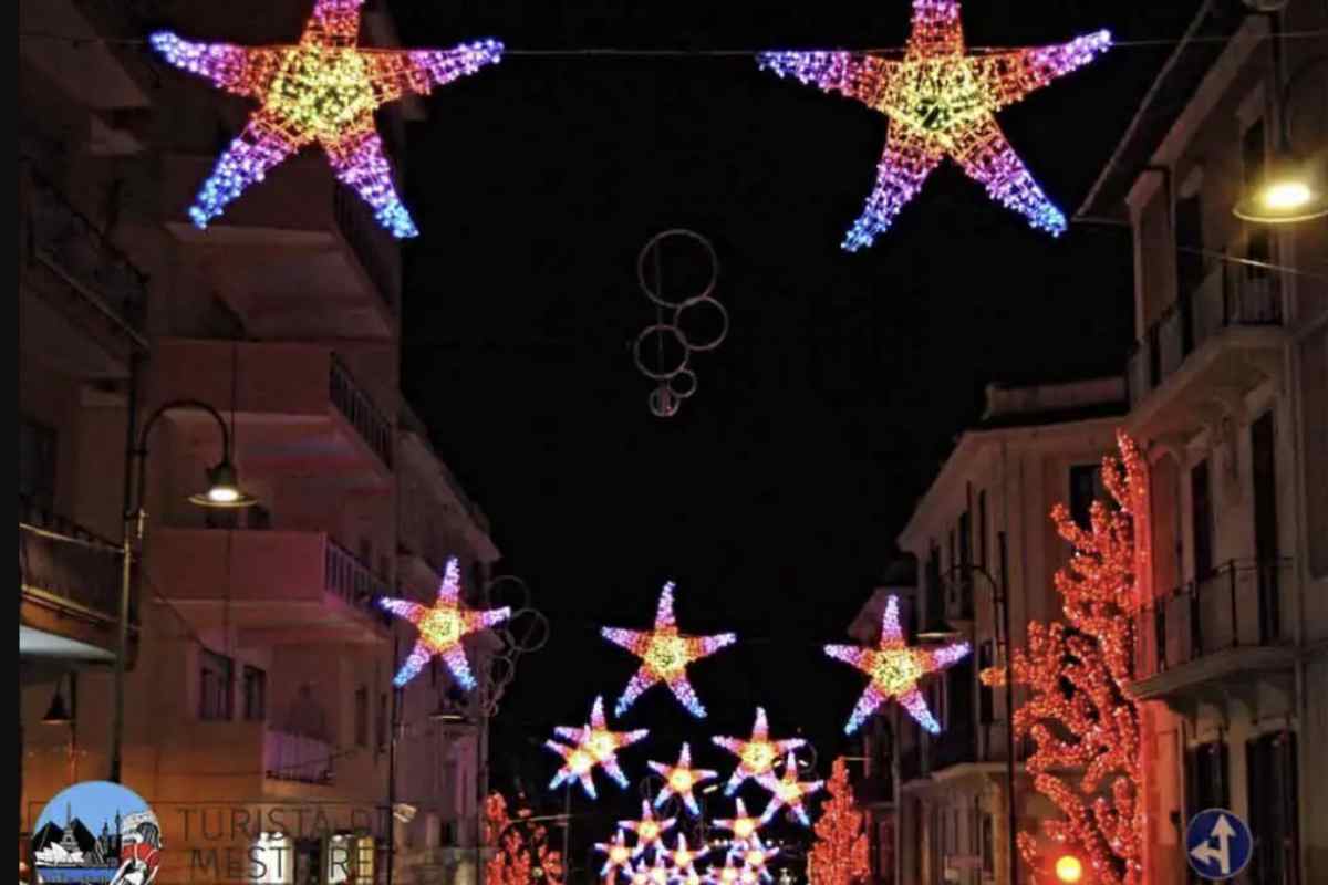 Gaeta, con la sua posizione strategica tra il mare Tirreno e le colline circostanti, è un luogo ricco di storia e di fascino. Le sue origini risalgono all’epoca romana