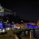 Questa città costiera dal ricco patrimonio storico e paesaggistico, si trasforma in un villaggio incantato dove la tradizione si fonde con l’arte