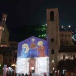Questa straordinaria installazione luminosa torna a illuminare il Monte Ingino, offrendo uno spettacolo di luci e colori