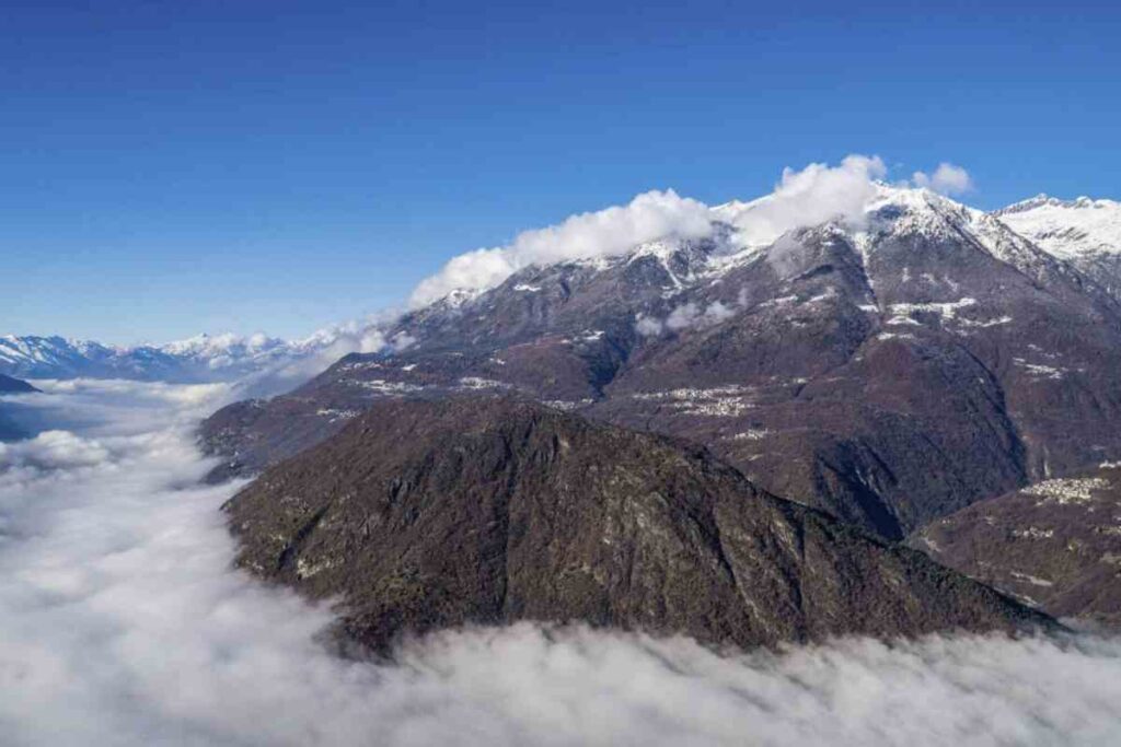 Questa montagna, con i suoi 950 metri di altitudine, rappresenta un luogo ideale per gli amanti della natura e del trekking