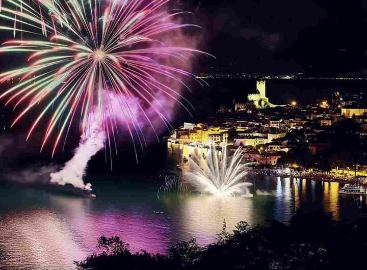 Le località affacciate sul più grande lago italiano, che si estende tra Lombardia, Veneto e Trentino-Alto Adige, si preparano ad accogliere residenti