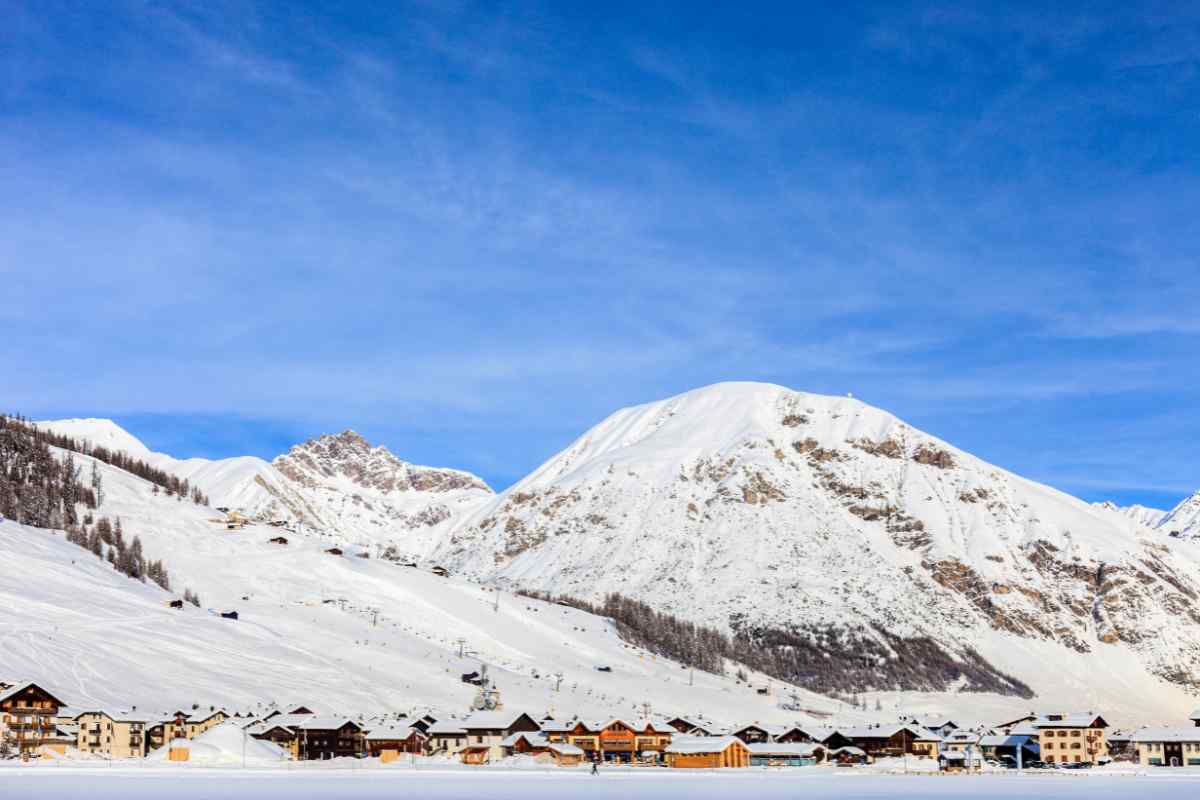 In Lombardia, c’è il borgo perfetto da vivere in inverno: neve, magia e tradizioni
