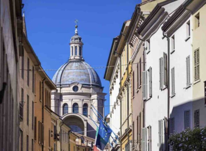 Questa città, riconosciuta patrimonio mondiale dell’UNESCO dal 2008, continua a stupire per la sua ricchezza culturale