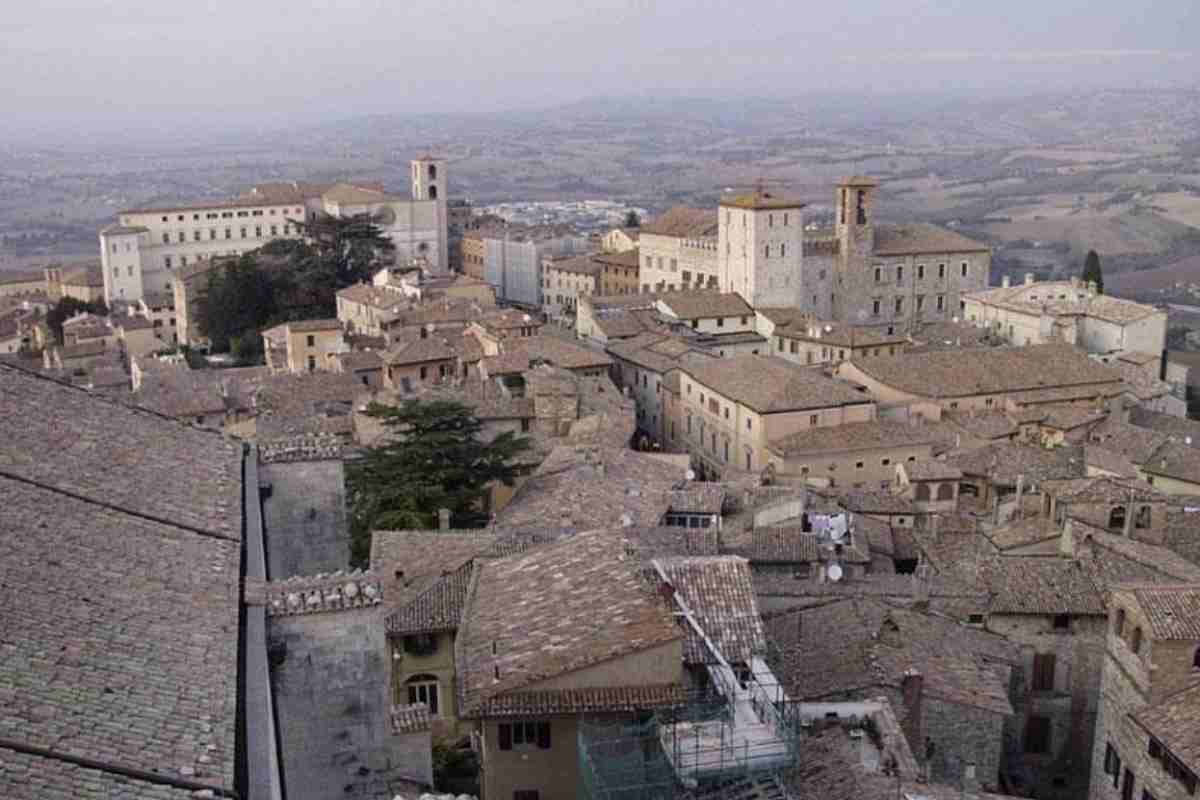 Oltre all’aspetto storico, Massa Martana è una destinazione apprezzata per il benessere: a pochi chilometri dal borgo si trovano le celebri Terme di San Faustino,