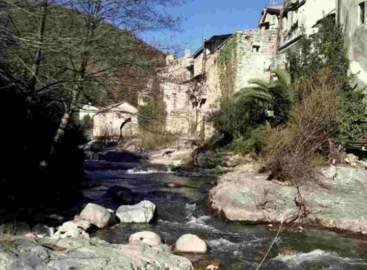 Questo borgo medievale, situato a pochi chilometri da Savona, rappresenta un autentico rifugio per chi desidera immergersi nella storia