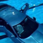 Auto in piscina