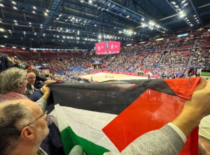 bandiera palestina al forum