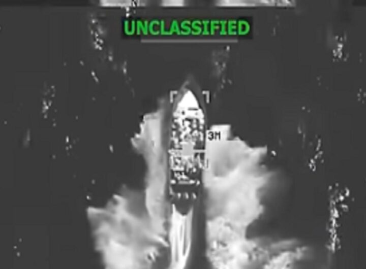 La barca dei presunti narcos abbattuta