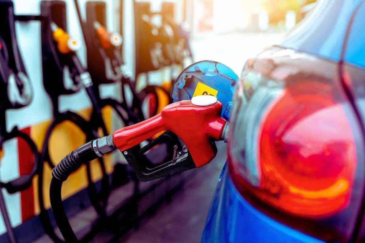 Benzina a prezzi ridicoli in questa città