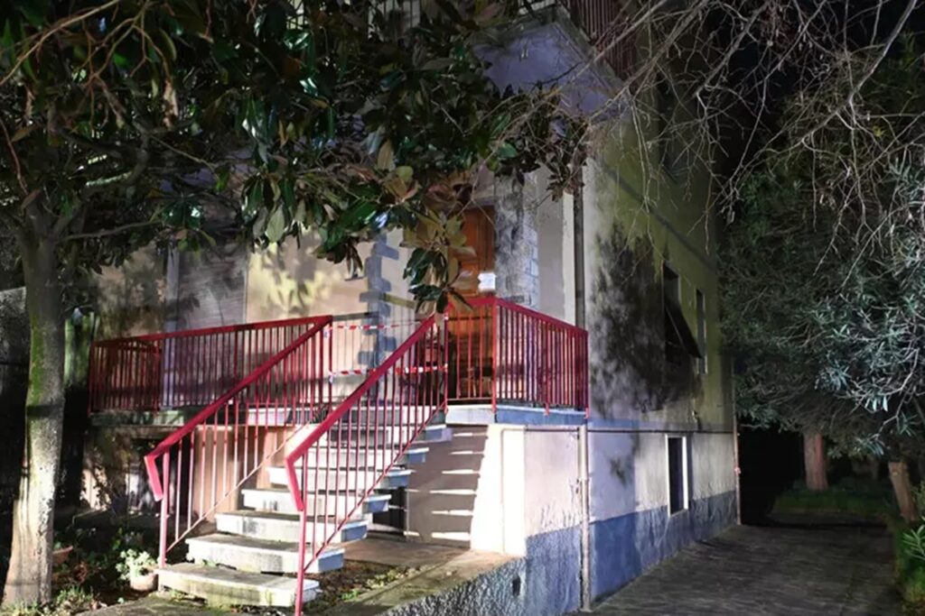 La villetta dove è stato ritrovato l'uomo morto in un baule