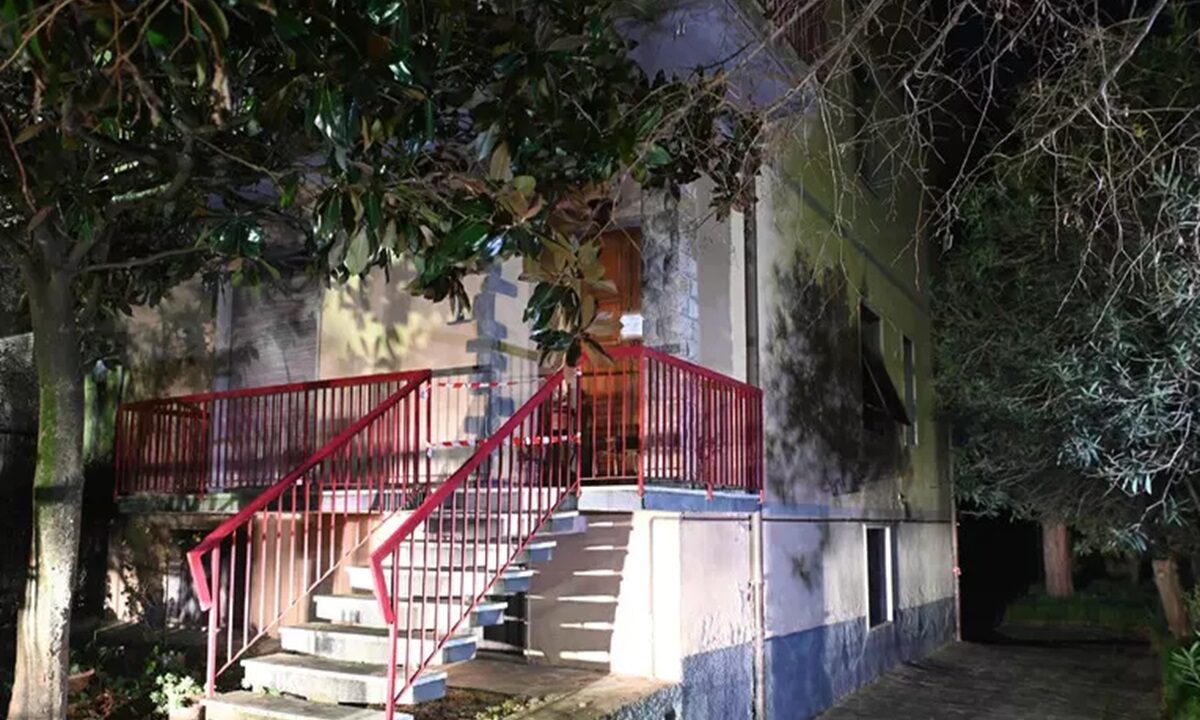 La villetta dove è stato ritrovato l'uomo morto in un baule