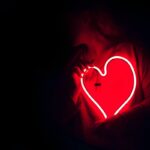 un cuore al neon