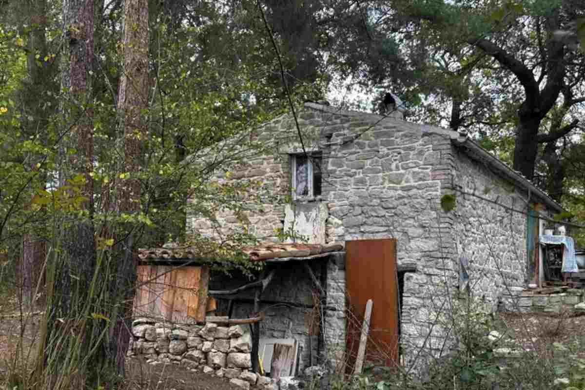La casa della famiglia nel bosco