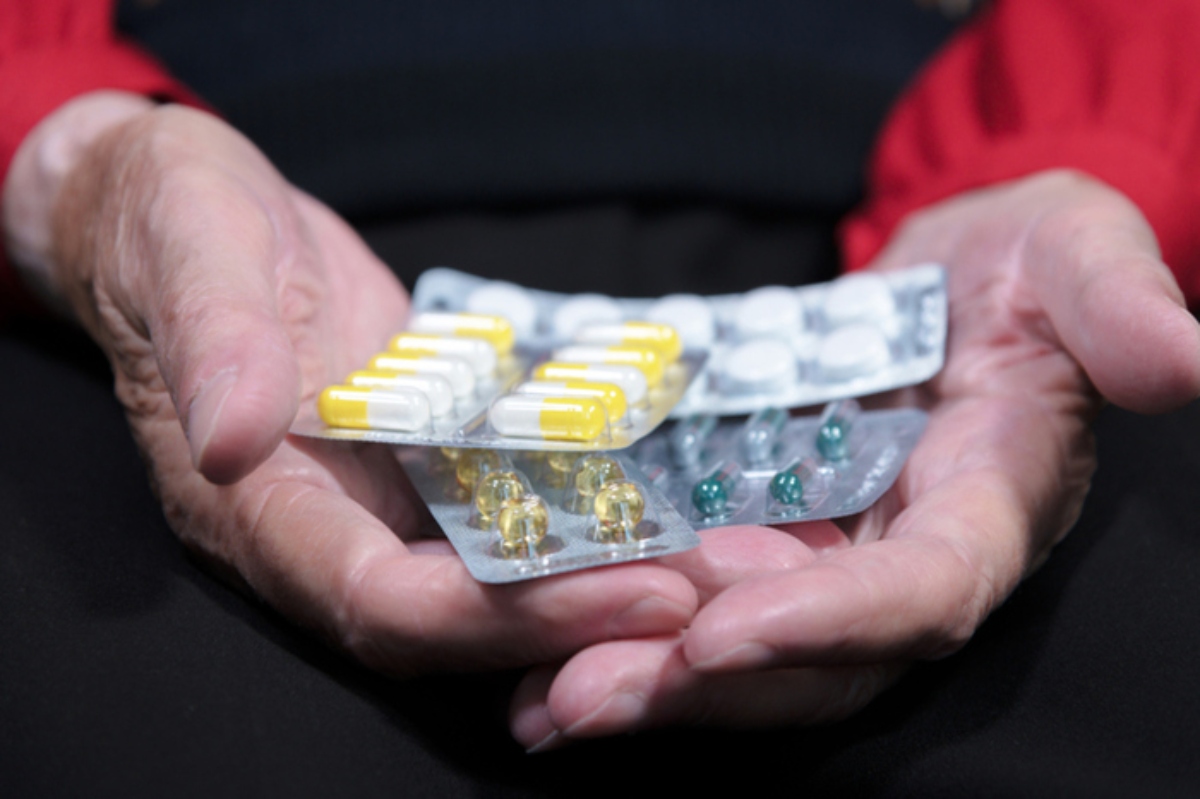 Povertà sanitaria in aumento, mezzo milione di persone chiede aiuto per cure e farmaci gratis. Deriva Usa