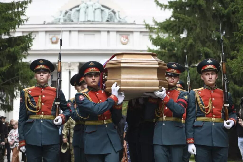 funerale soldato russo