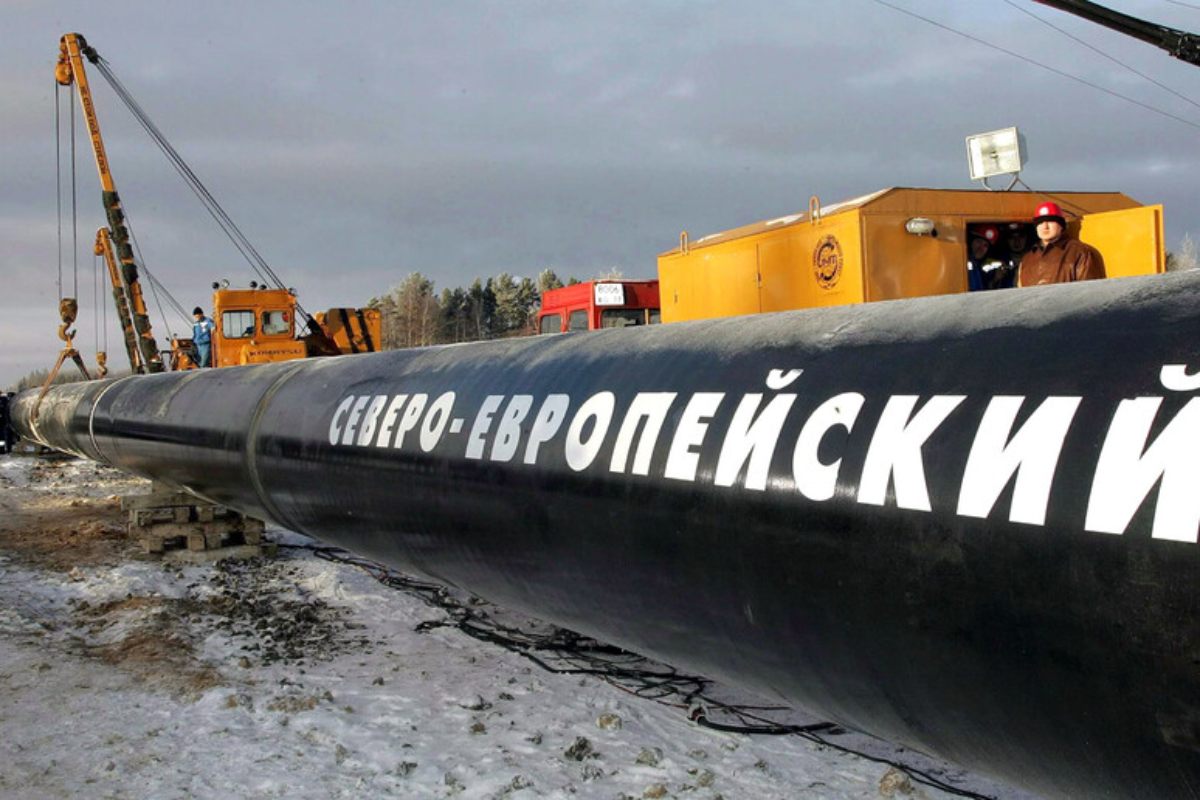 Dall’autunno 2027 l’Ue non importerà più gas russo: “Mai più dipendenti da Mosca”