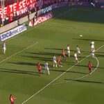 La rovesciata da fuori area di Santiago Montiel