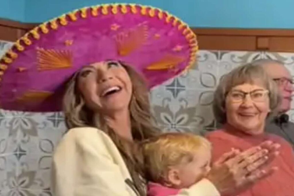 Segretaria alla Sicurezza Usa festeggia il compleanno in un ristorante messicano