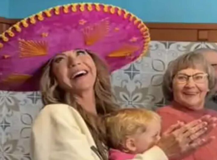 Segretaria alla Sicurezza Usa festeggia il compleanno in un ristorante messicano