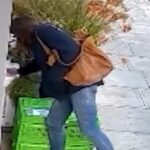 Ruba all'esterno di un ristorante