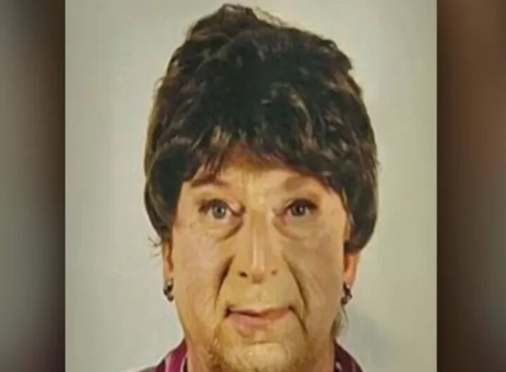 L'uomo che si è travestito da sua madre, morta