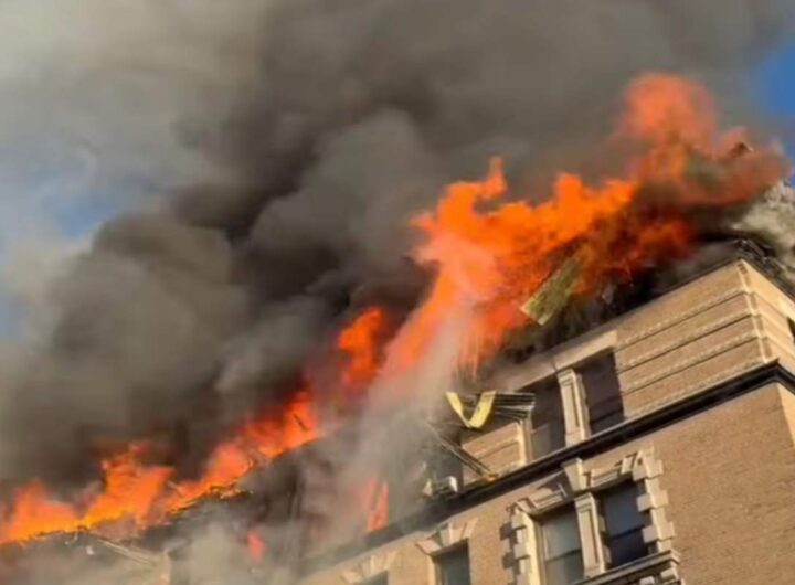 Palazzo in fiamme a Manhattan