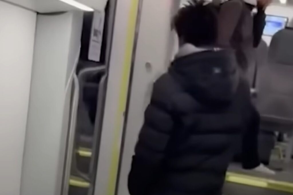 modella aggredita in treno