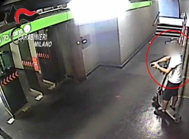Seguiva minorenni con il monopattino