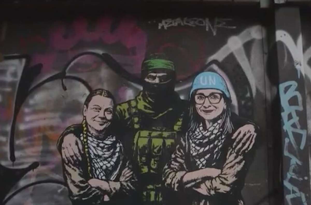 Murales con la Albanese a Roma