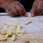 donna fa le orecchiette