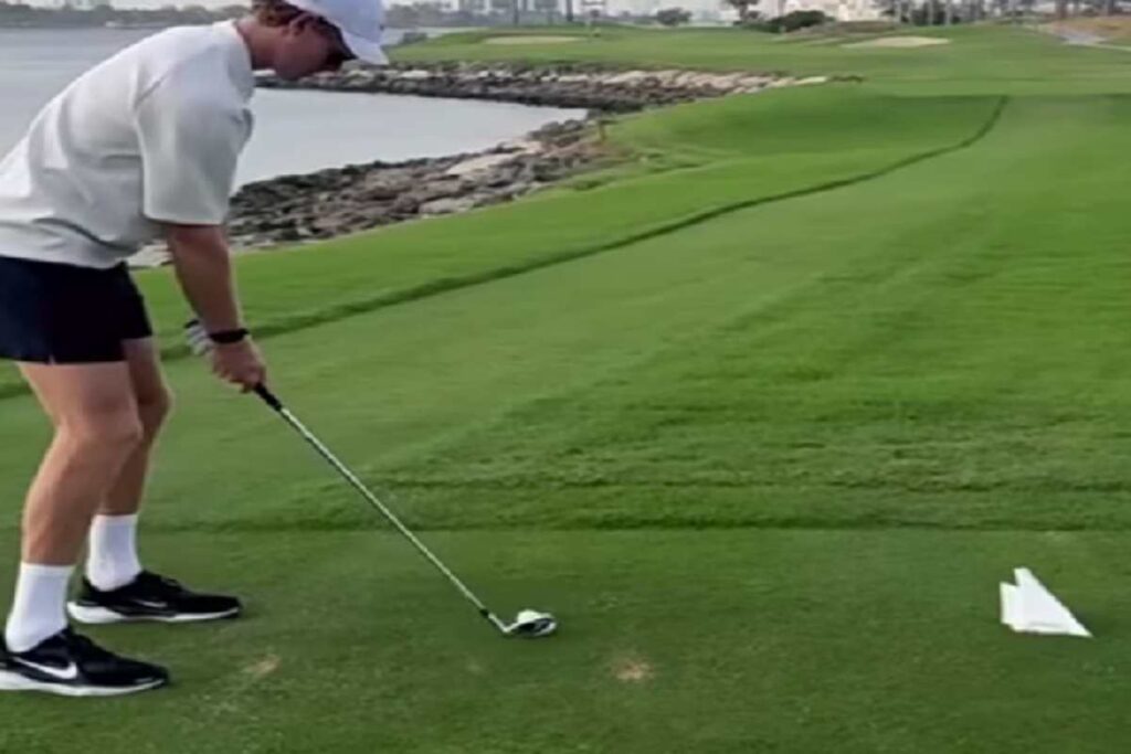 Sinner gioca a golf a Dubai