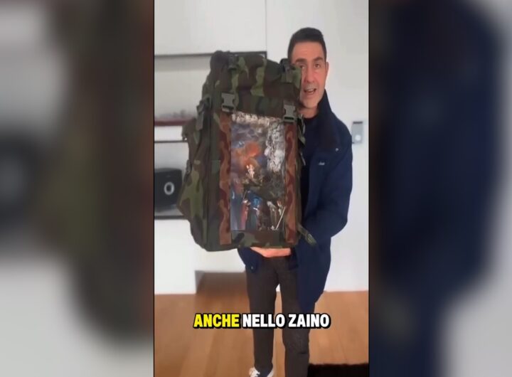 Il video di Roberto Vannacci col presepe nello zaino militare: "C'è chi lo vuole nascondere. Noi invece lo portiamo sempre con noi"