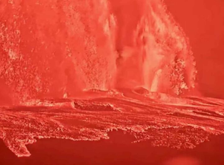 Fontana di lava nel vulcano Kilauea