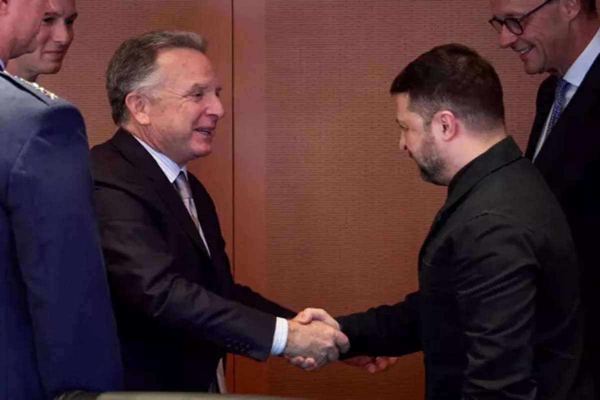 Le notizie del giorno, Usa: “Risolto il 90% delle questioni tra Kiev e Mosca”. Arrestato Nick Reiner, è accusato di aver ucciso i genitori