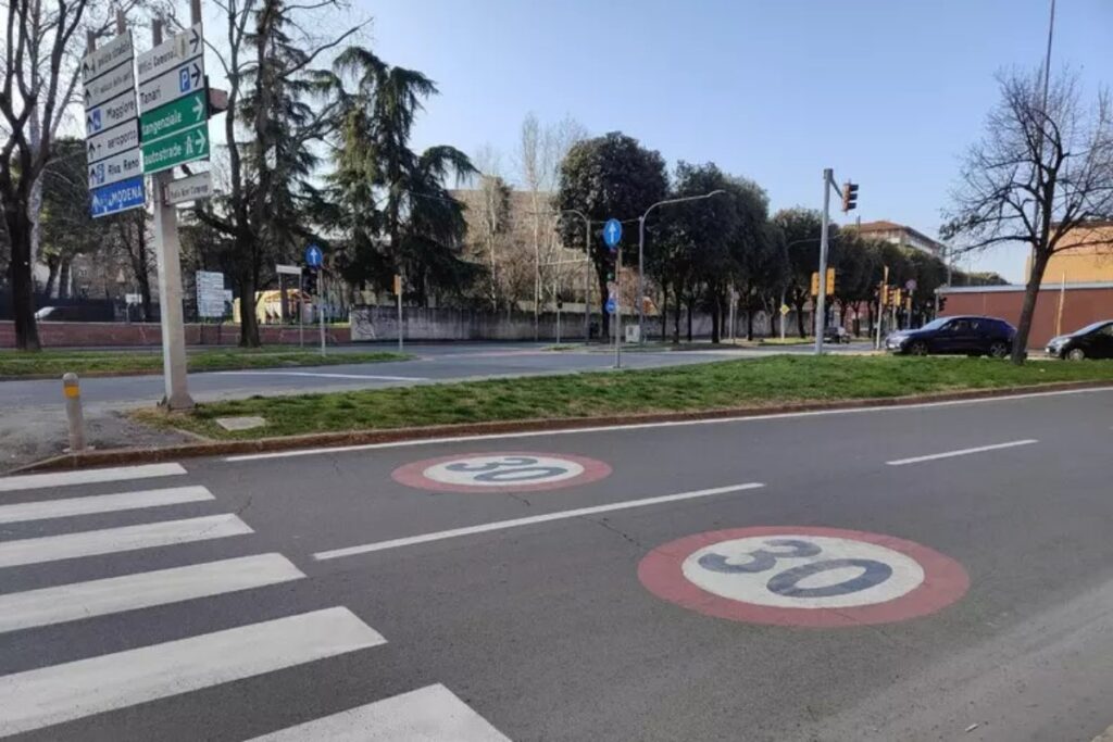 bologna limite di velocità